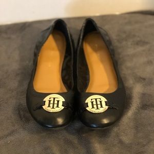 Tommy Hilfiger ballet flats. Black